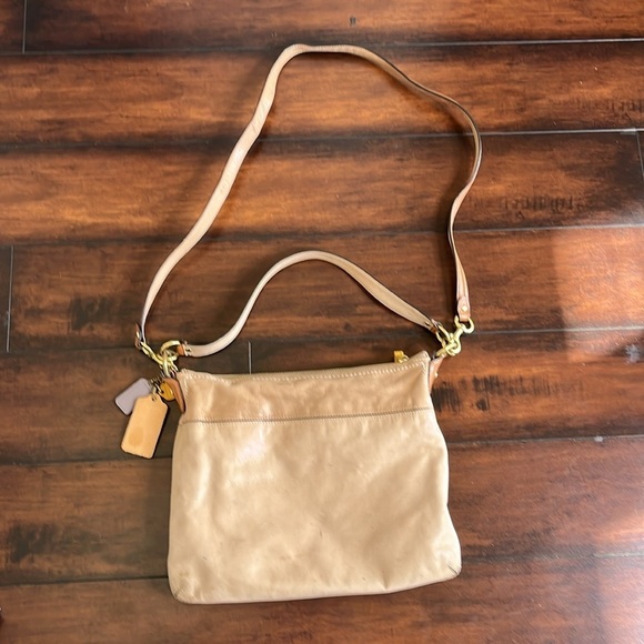 Coach Poppy Leather Colorblock Perri Hippie Covertible Bag Cream Yellow Mauve - Picture 9 of 16